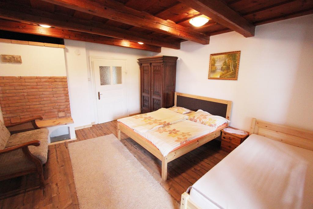 Lugas Vendeghaz Hotell Felsőtold Exteriör bild